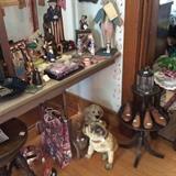 Patriotic Items & 2 dog statues