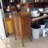 Music stand with mirror