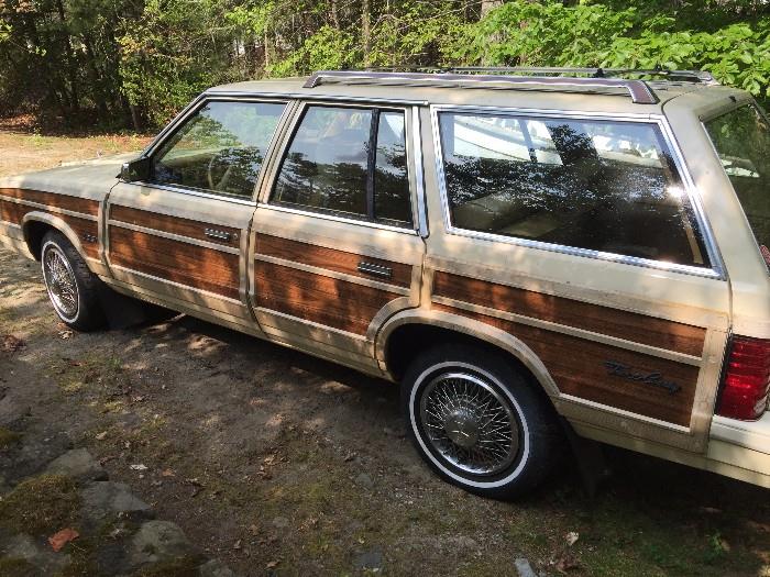 Chrysler Town & Country Wagon, 1988 All the Bells and Whistles - gets started and run every 4 - 6 weeks and has been well tended too.  Running, Good Sticker.  over 100K miles