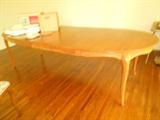 Dining Room Table w/2 extension boards..