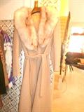 Vintage women's coat w/fur collar