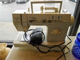Singer sewing machine w/case
