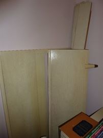 Harmony House Vintage bedroom set, dresser, mirror, chest of drawers, head/footboard/side rails