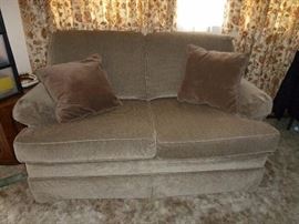 Flexsteel Loveseat, has matching Sofa great condition