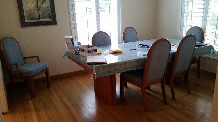Solid wood dining table & 6 chairs (all in great & very sturdy condition)