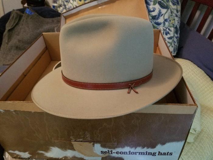 RESISTOL Mens hat - new in box