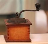 antique Arcade Manufacturing coffee/spice mill