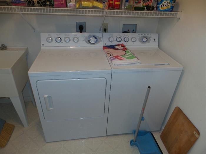 GE Electric Washer and Dryer ~ SOLD AS SET ONLY