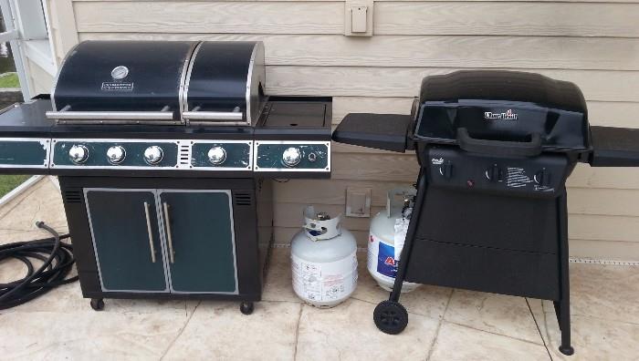 Outdoor propane grills