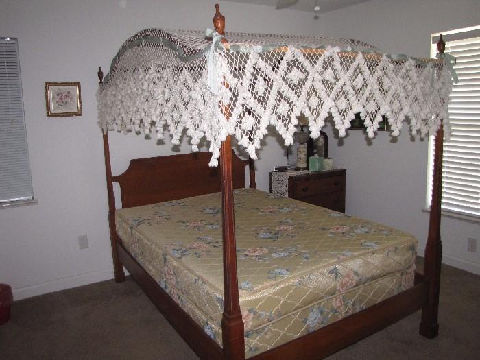 available pre-sale Ethan Allen Arts & Crafts style Queen Pencil Post Bed Maple Canopy with mattress all in good condition. I believe it to be a full, I will add measurements can be seen by appointment call/text 3523595597 or FB message me $350 