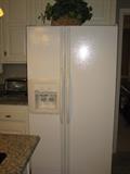 Kenmore side by side refrigerator freezer