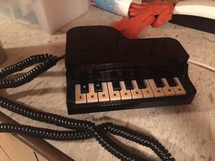 It's a piano phone!