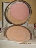 Cosmetic powder compact vintage/antique