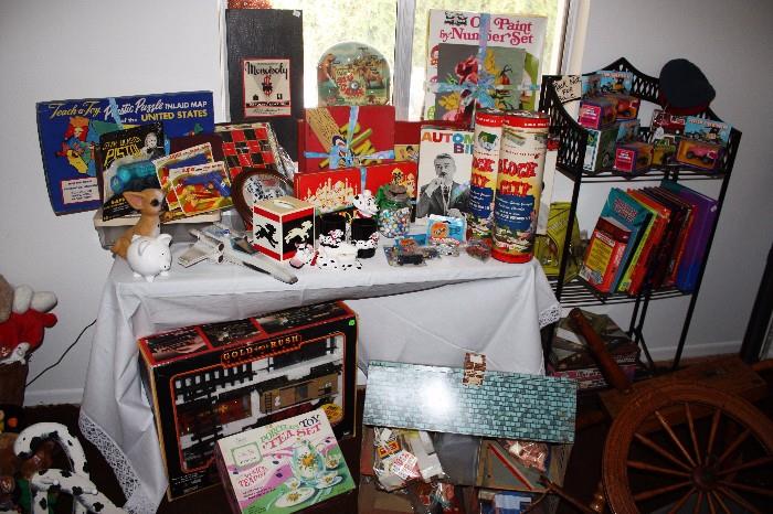 VINTAGE TOYS AND GAMES