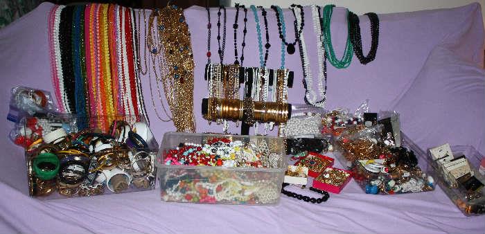 LOTS OF VINTAGE 'MURANO' GLASS BEADED NECKLACES 