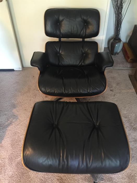 Eames Leather Chair / Excellent Condition