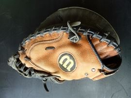 Baseball glove