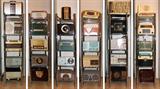 ESTATE COLLECTION OF PLASTIC AND BAKELITE RADIOS.