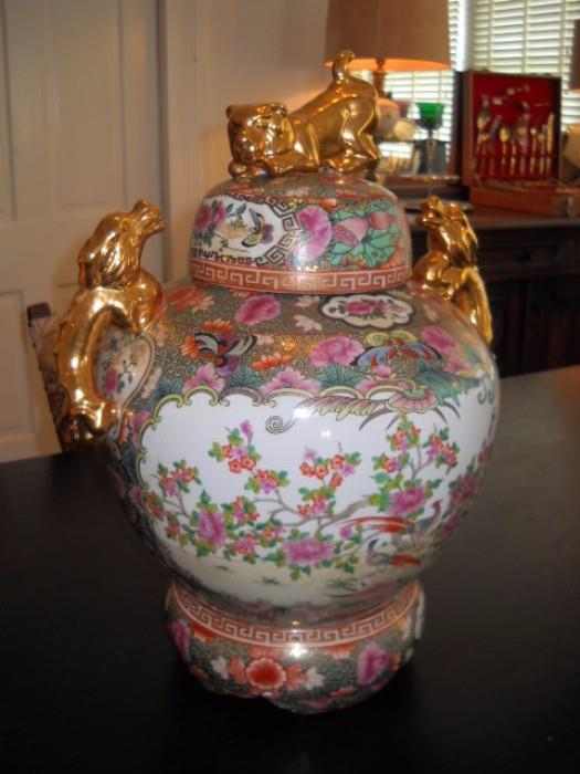 GINGER JAR WITH STAND