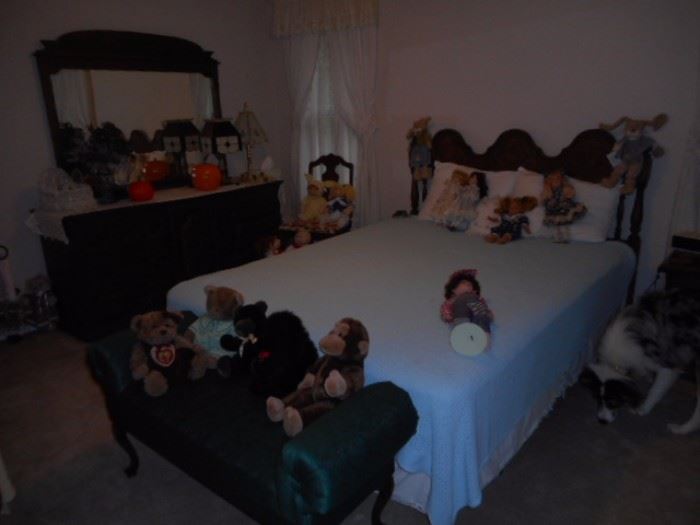 Lovely Mediterranean bedroom set, dressing couch, custom dolls