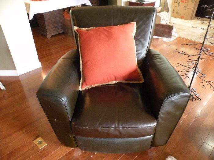 Natuzzi leather (approximately 8 years) 2 recliners and love seat