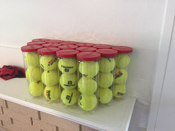 Tennis practice balls