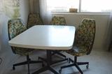 1970'so kitchen Table  &  chairs