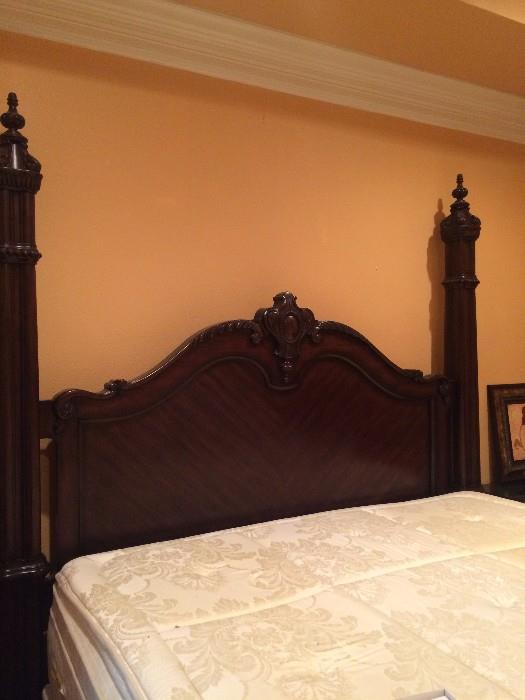 Elegant king size 4 poster bed 