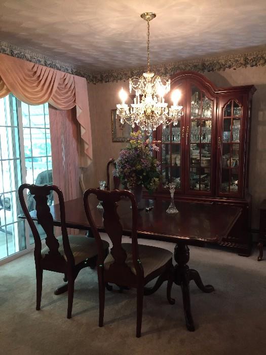 Mahogany Traditional China Cabinet, Table and 6 Chairs