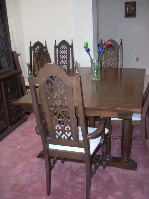 Dining Table, 3 Extensions, 6 Chairs (2 With Arms, 4 Without)