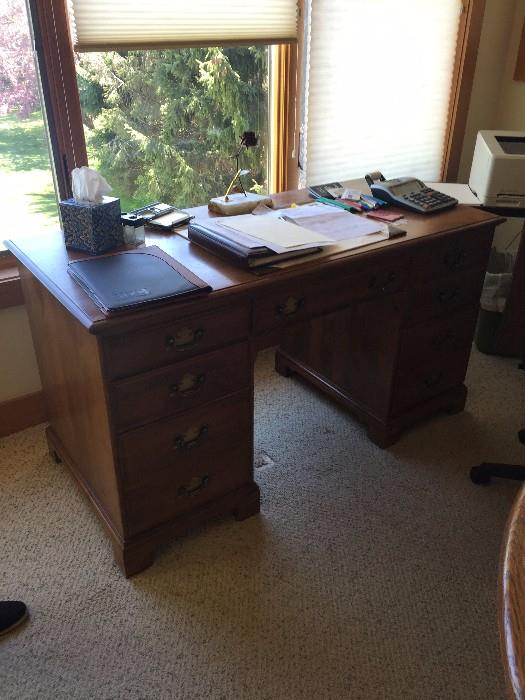 ETHAN ALLEN DESK AND CHAIR