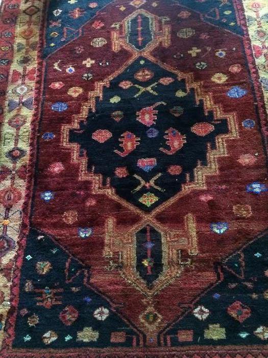 Antique Persian rug - 4 feet 2 inches x 5 feet 5 inches