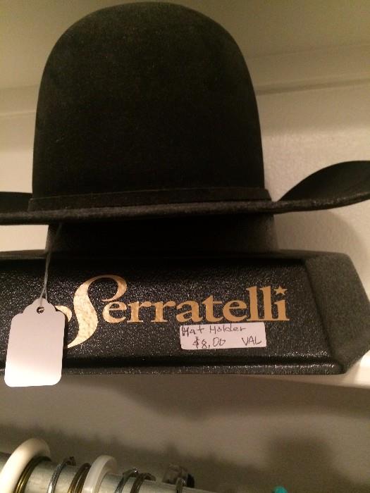 Serratelli hat