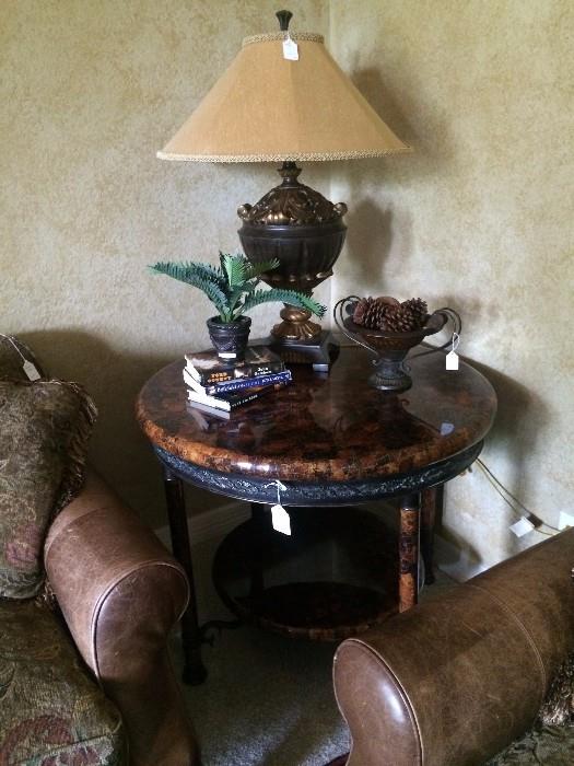 Exceptional Italian marble table with lower shelf