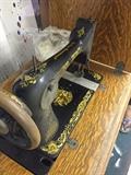 ANTIQUE SINGER TABLE SEWING MACHINE WITH CASE IRON LEGS