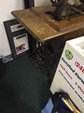 ANTIQUE SINGER TABLE SEWING MACHINE WITH CASE IRON LEGS