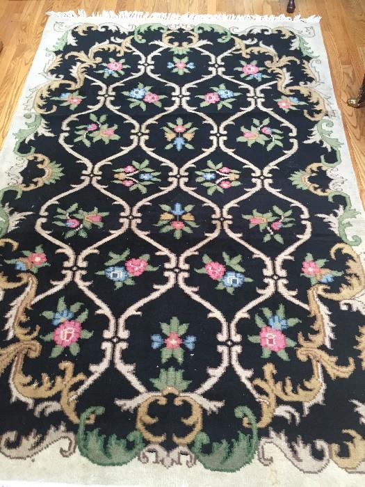 GORGEOUS FLORAL RUG