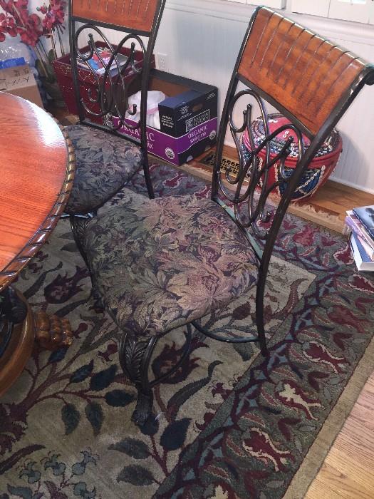 ROUND WOOD AND METAL CLAW FEET DINING ROOM TABLE WITH 4 CHAIRS