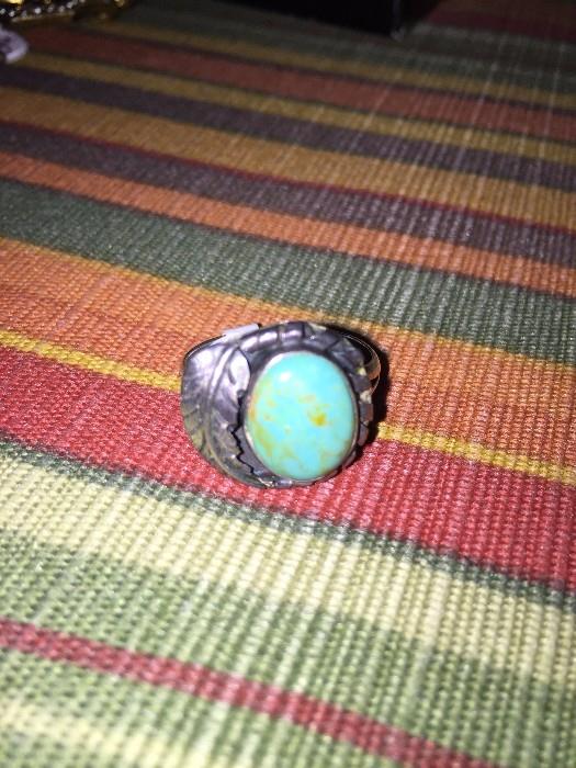 NAVAJO TURQUOISE STERLING SILVER RING