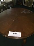DREXEL QUEEN ANNE ROUND ORNATE HAND CARVED TABLE
