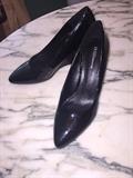 BCBG BLACK LEATHER SHOES