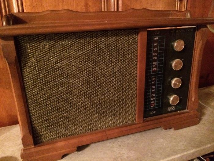 RCA table top solid state radio