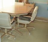 Kitchen (Breakfast) table