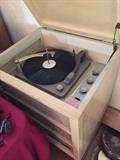 RCA Victor record player works!
