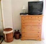 chest of drawers with pine/maple set
