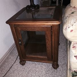 Oak end table/cabinet