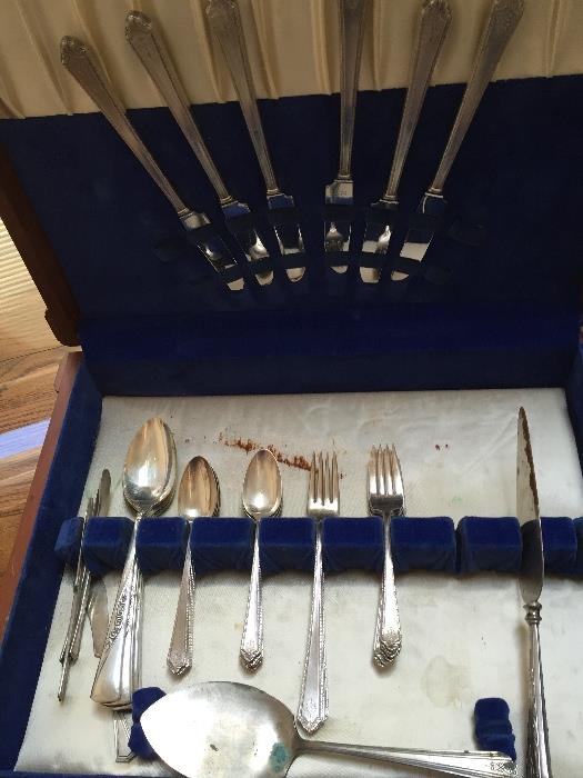 Second plated silver flatware set
