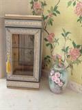 curio cabinet (matching set - 2) and porcelain vase