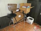2 swivel bar stool, more kitchen items in box - still working!