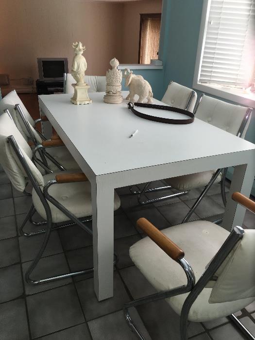 White kitchen table w/6 white leather & chrome chairs